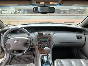 Toyota Avalon 2002 Silver