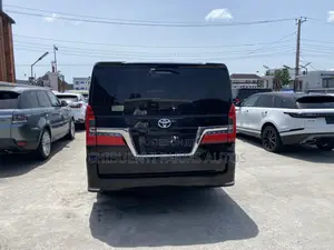 Toyota Granvia 2022 Black