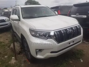 Toyota Land Cruiser Prado 2023 White