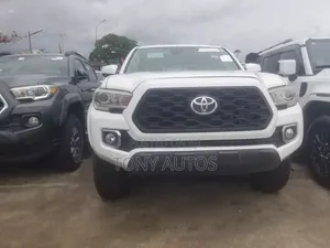 Toyota Tacoma SR5 Double Cab 5' Bed AT 2024 White