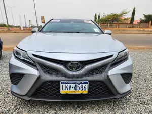 Toyota Camry 2019 Silver