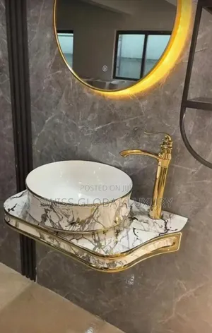 High Quality Complete Set of Countertop Basin. Mixer and Mirror
