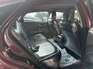 Toyota Avalon Limited FWD Sedan (3.6L 6cyl 6A) 2016 Red