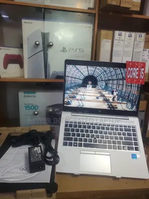 New Laptop HP EliteBook 830 8GB Intel Core 5 SSD 512GB