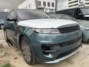 Land Rover Discovery Sport 2023 Green