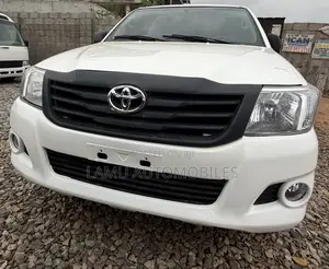 Toyota Hilux 2013 White