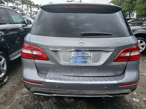Mercedes-Benz M Class ML350 4dr SUV (3.5L 6cyl 7A) 2014 Gray