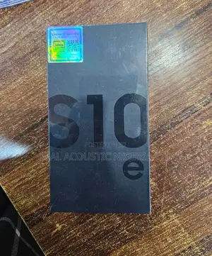 New Samsung Galaxy S10e 128 GB Black