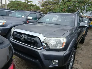 Toyota Tacoma 2dr Regular Cab 4WD 6.1 ft. SB (2.7L 4cyl 5M) 2014 Gray