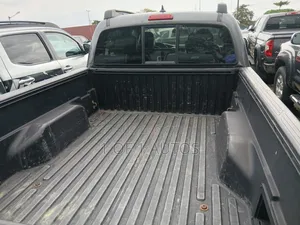 Toyota Tacoma 2dr Regular Cab 4WD 6.1 ft. SB (2.7L 4cyl 5M) 2014 Gray