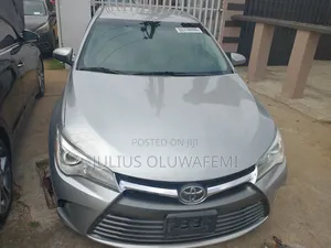 Toyota Camry 2016 Silver
