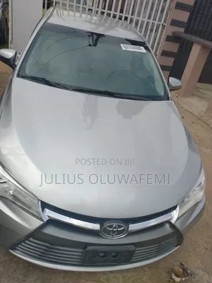 Toyota Camry 2016 Silver