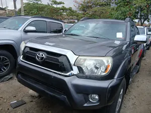 Toyota Tacoma 2dr Regular Cab 6.1 ft. SB (2.7L 4cyl 5M) 2014 Gray