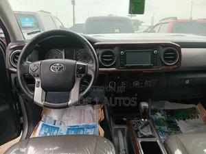 Toyota Tacoma 4dr Double Cab 2016 Silver