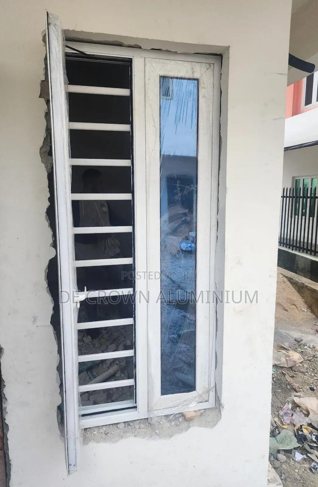 Premium White Aluminium Casement Windows With Burglary Proof Net
