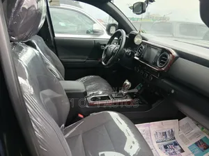 Toyota Tacoma 4dr Double Cab 2016 Black