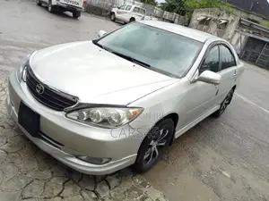 Toyota Camry XLE 4dr Sedan (2.4L 4cyl 4A) 2002 Silver