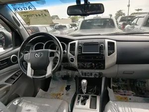 Toyota Tacoma Acces Cab 4x2 2.7L 4-Cyl. 5-Speed Manual 2013 Brown