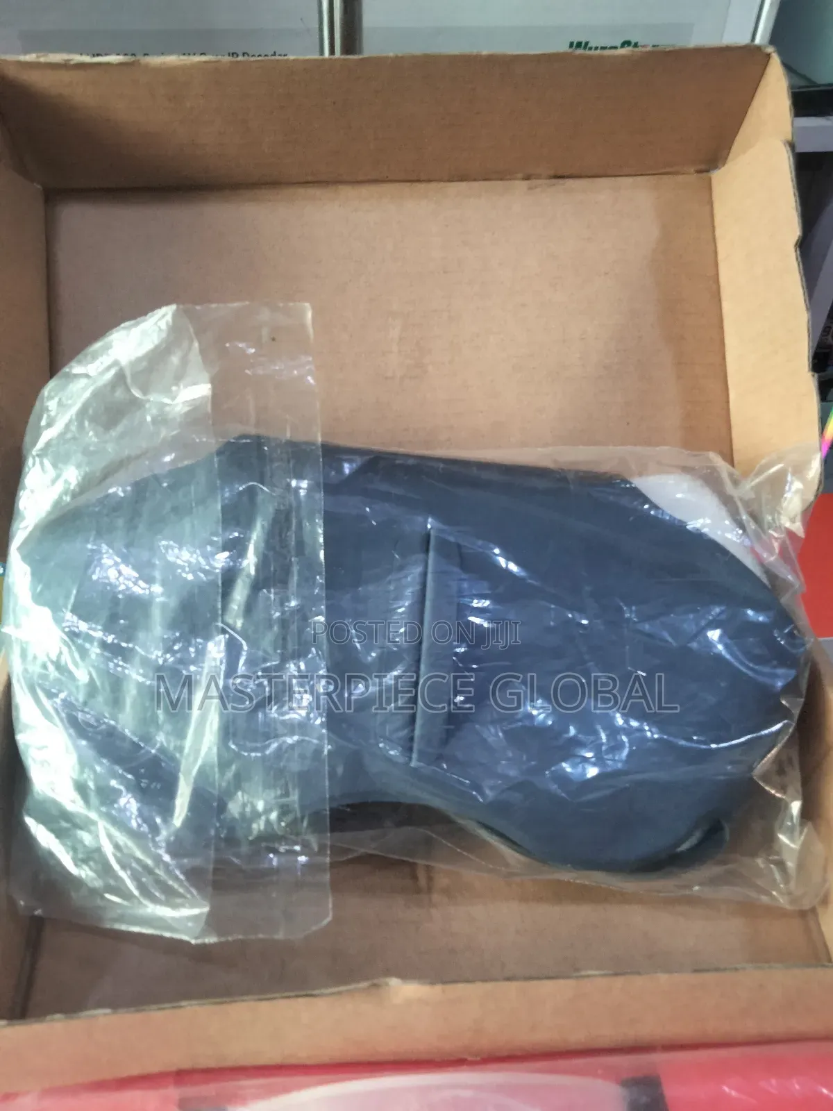 Apple Max Headphone Case