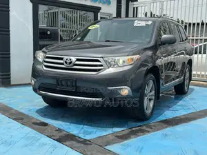 Toyota Highlander Limited 3.5l 4WD 2013 Gray