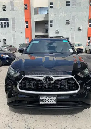 Toyota Highlander XLE 2022 Black