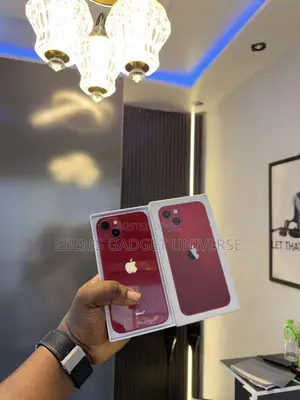 Apple iPhone 13 128 GB Red
