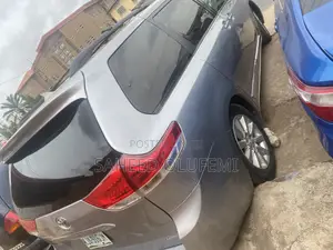 Toyota Sienna XLE 8-Passenger 4dr Minivan (3.5L 6cyl 6A) 2014