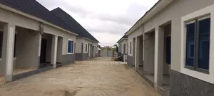 8 Unit of 2 Bedroom Semi Detached Building