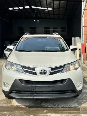 Toyota RAV4 Limited 4dr SUV AWD (2.5L 4cyl 6A) 2015 White