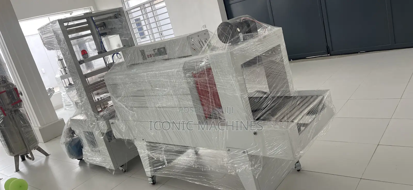 Shrink Packaging Machine
