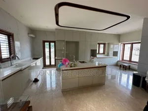 Custom Kitchen Cabinets - Durable Stylish