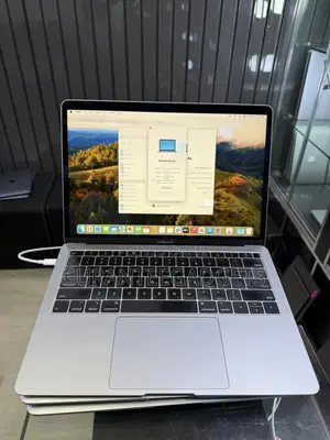 Laptop Apple MacBook Air 2018 8GB Intel Core i5 SSD 256GB