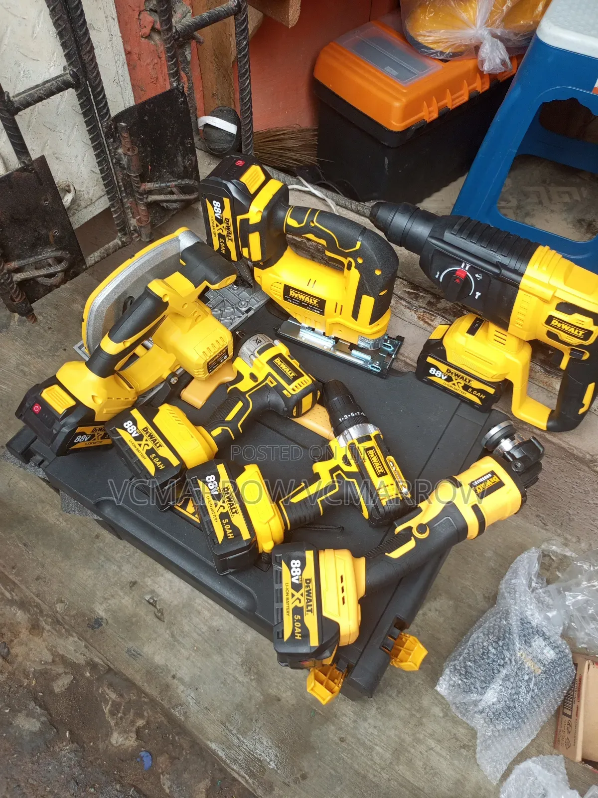 Dewalt 4-in-1 or Similar Multi-Tool Set.