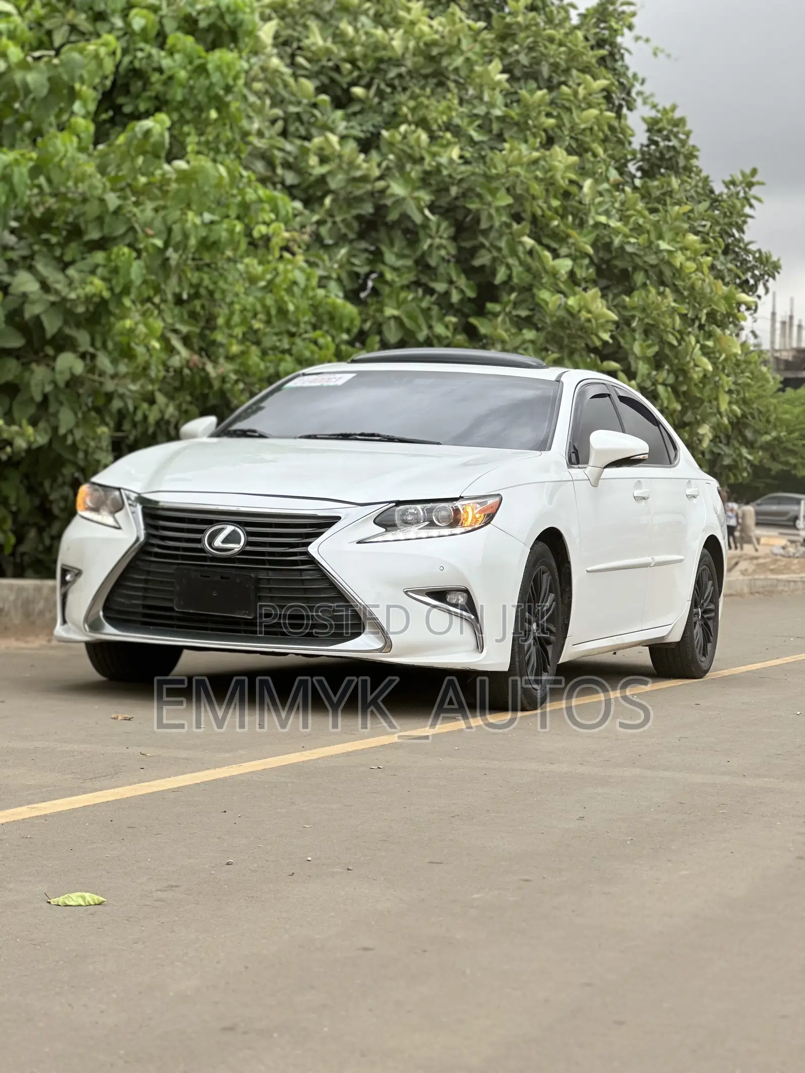 Lexus ES 350 FWD 2016 White