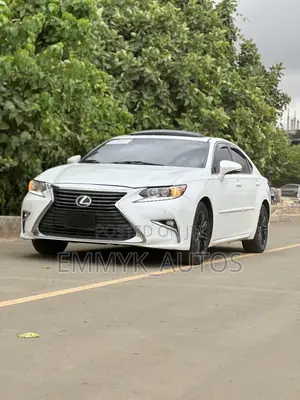 Lexus ES 350 FWD 2016 White