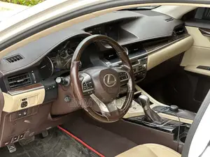 Lexus ES 350 FWD 2016 White
