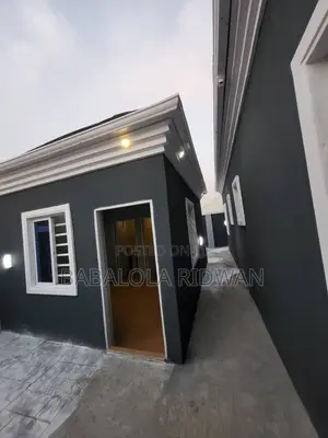3bdrm Bungalow in Success Estate,, Akala Express for sale