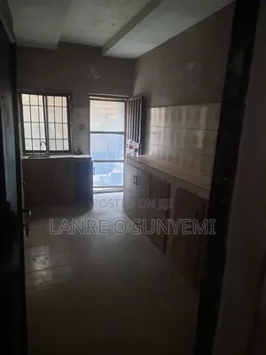 3bdrm Block of Flats in Abesan Estate for rent