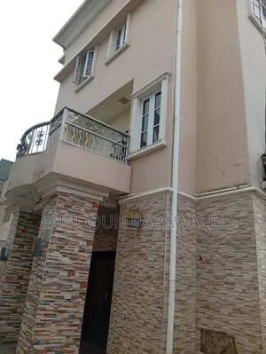 7bdrm Duplex in Wuse 2 District for sale