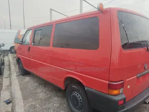 Volkswagen Transporter 2005 Red