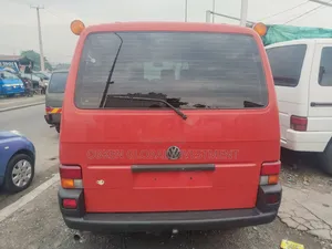Volkswagen Transporter 2005 Red