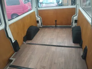 Volkswagen Transporter 2005 Red