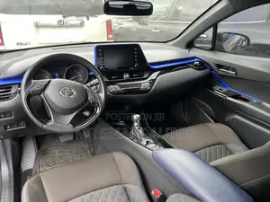 Toyota C-HR XLE FWD 2020 Gray