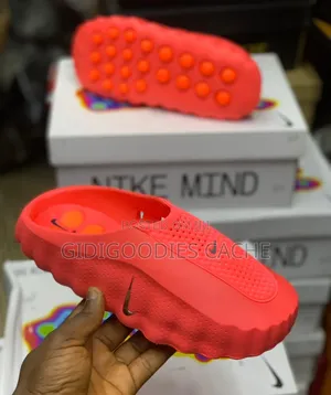 Nike Mind Mules