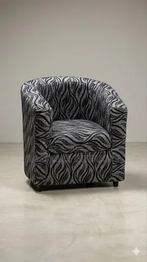 Perfect for Reading, Relaxing, or Working – A Cozy Single Chair