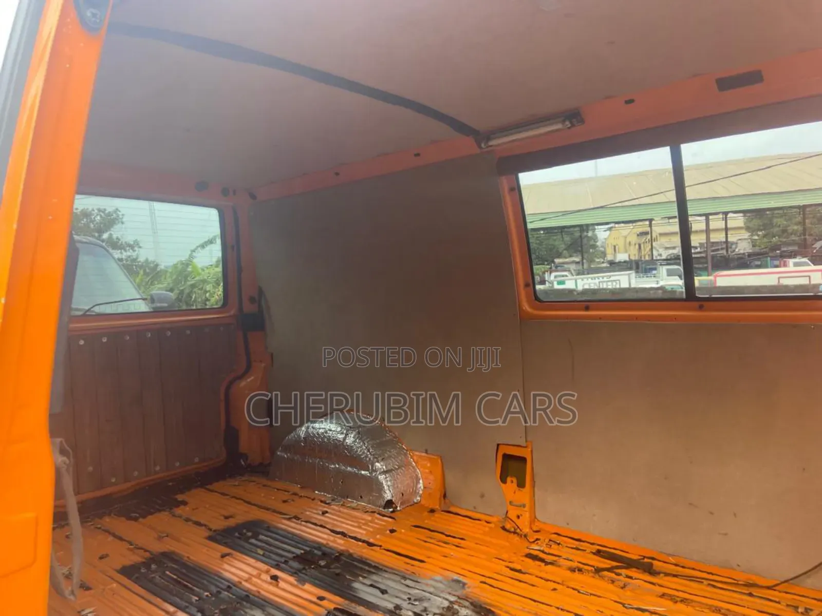 Volkswagen Transporter 2003 Orange