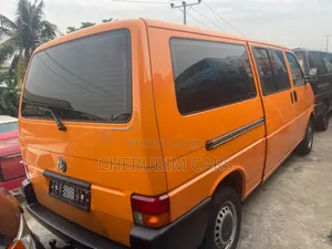 Volkswagen Transporter 2003 Orange