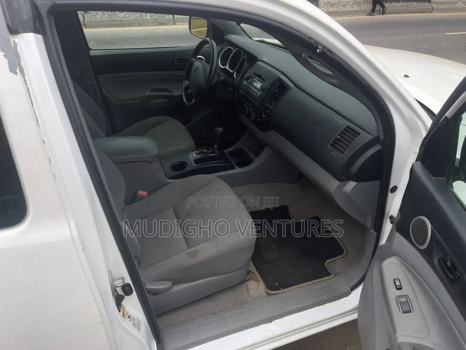 Toyota Tacoma Access Cab V6 Automatic 2010 White