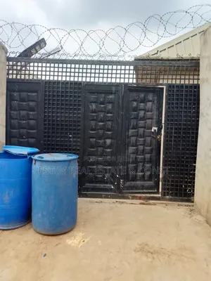 11bdrm House in Lakoto, Ibadan for sale