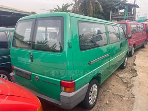 Volkswagen Transporter 2002 Green